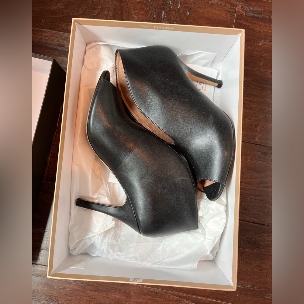 Halogen Black Leather Heels